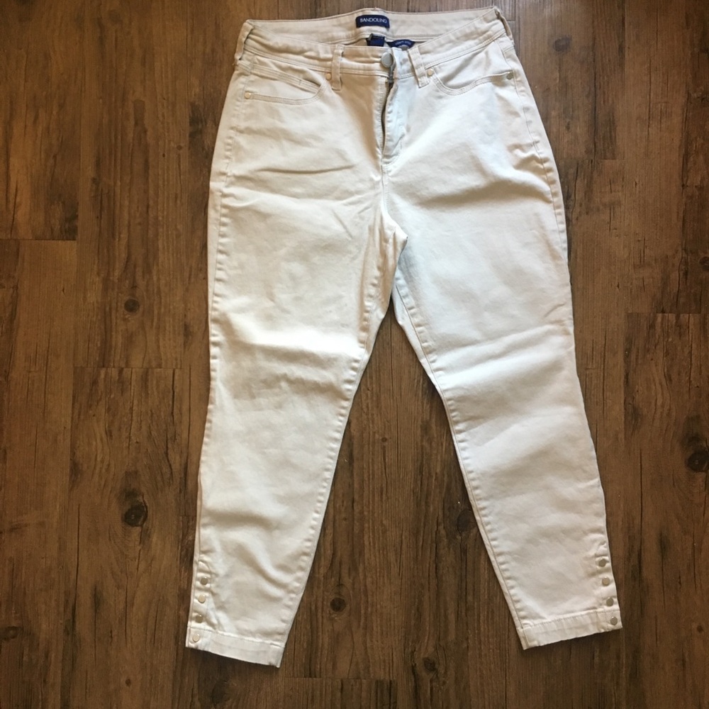 Bandolino Cream Ankle Snap Jeans